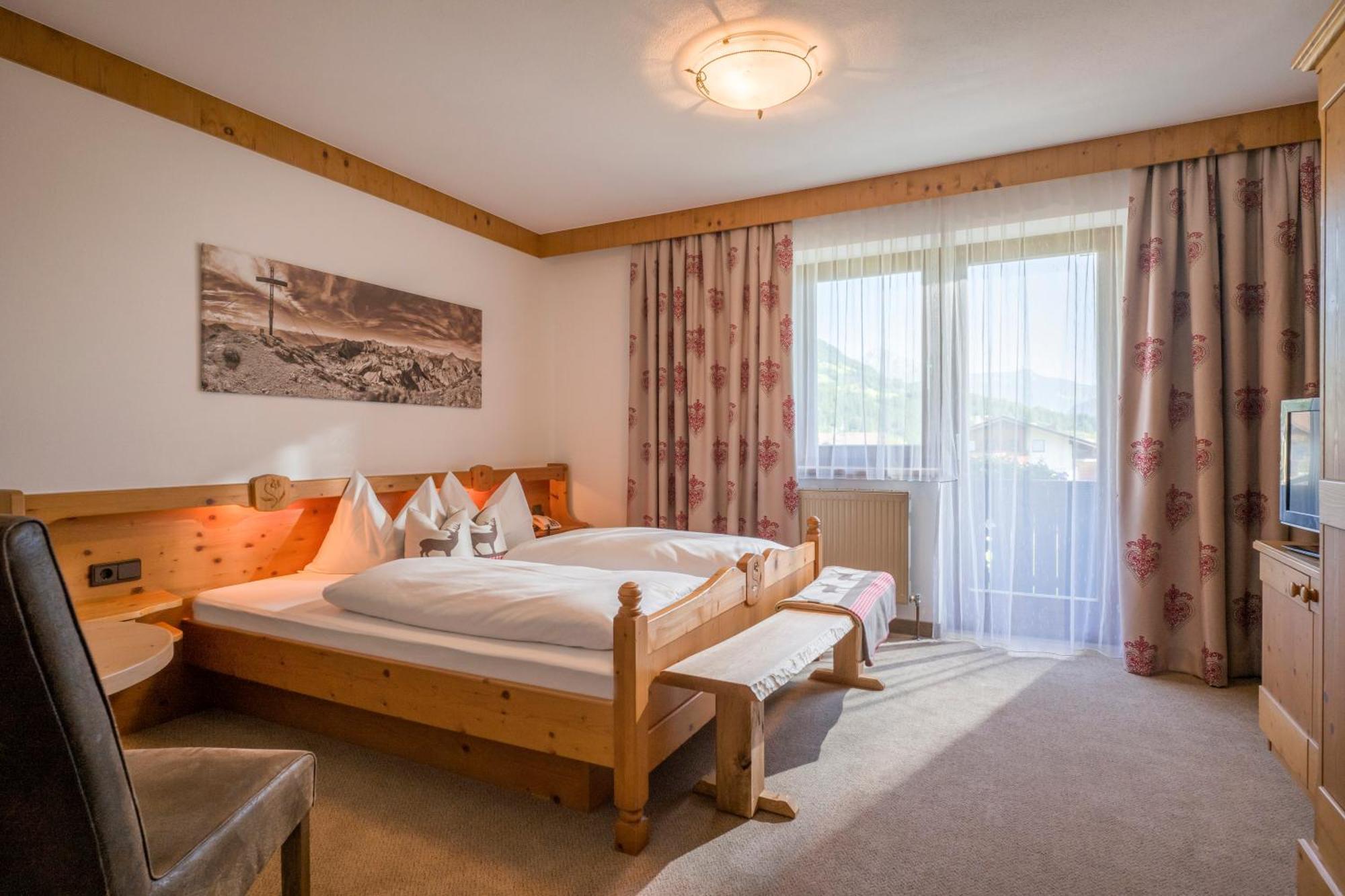 Hotel Landhaus Zillertal Fügen Dış mekan fotoğraf