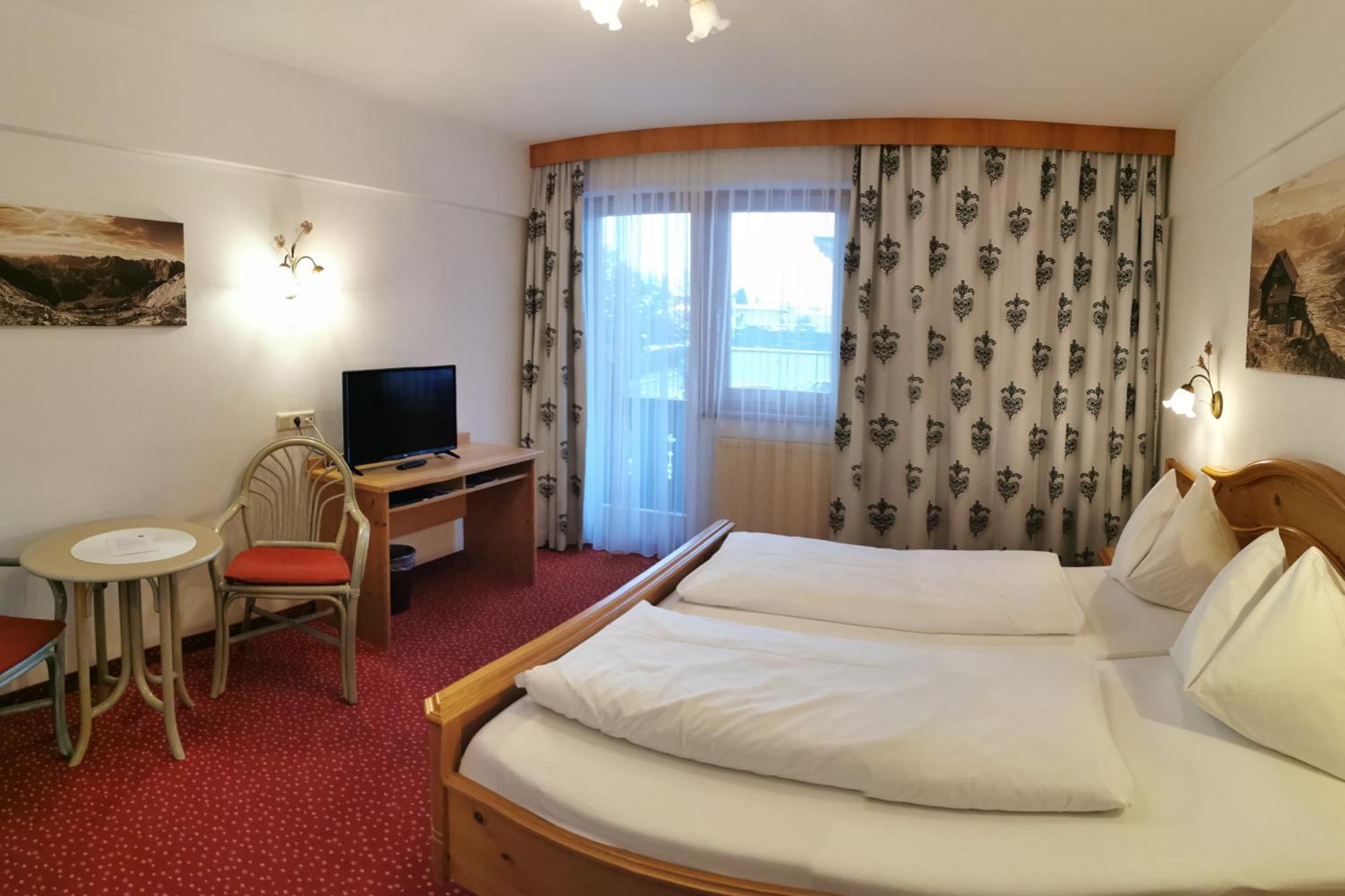Hotel Landhaus Zillertal Fügen Dış mekan fotoğraf